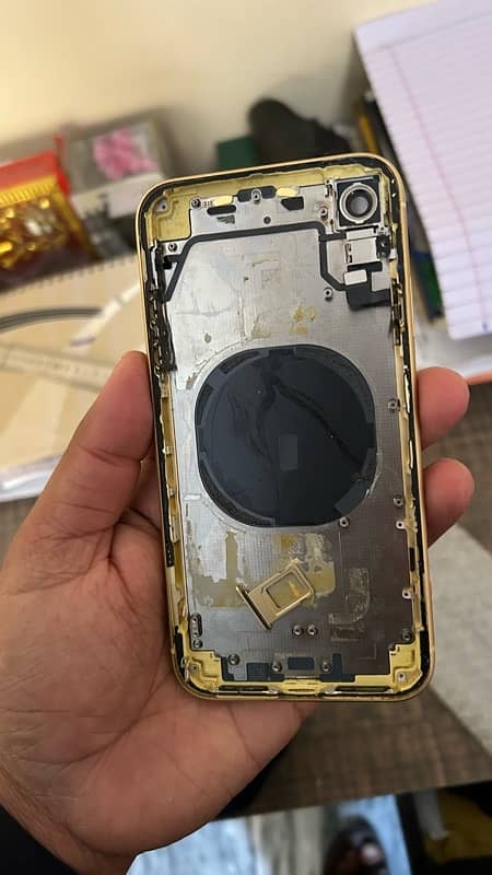 iphone xr back / new back yellow colour iphone xr body 4