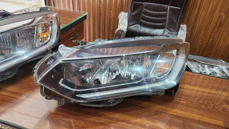 Headlights, Backlights, Doors, Bonat, Fender, Side Mirrors, Grills 1