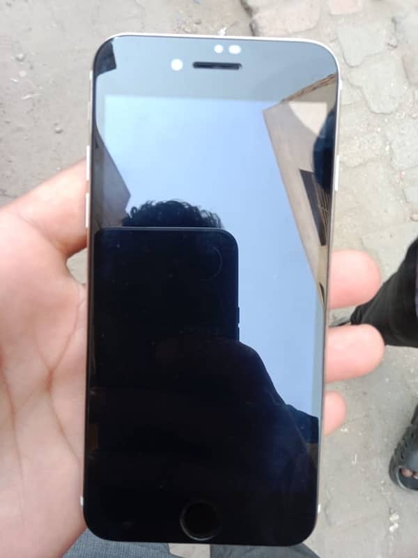 iPhone 7 pta official proved 32 gb 9/10 condition 03139967229 0