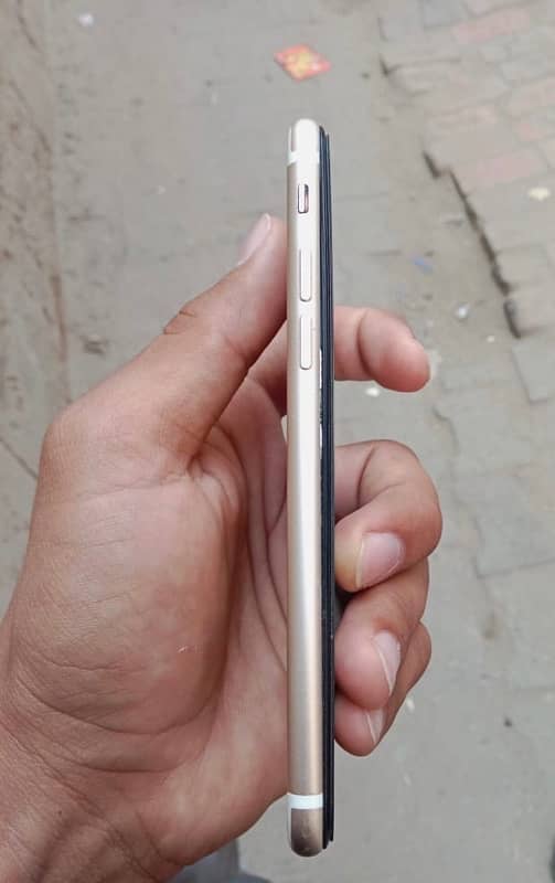 iPhone 7 pta official proved 32 gb 9/10 condition 03139967229 4