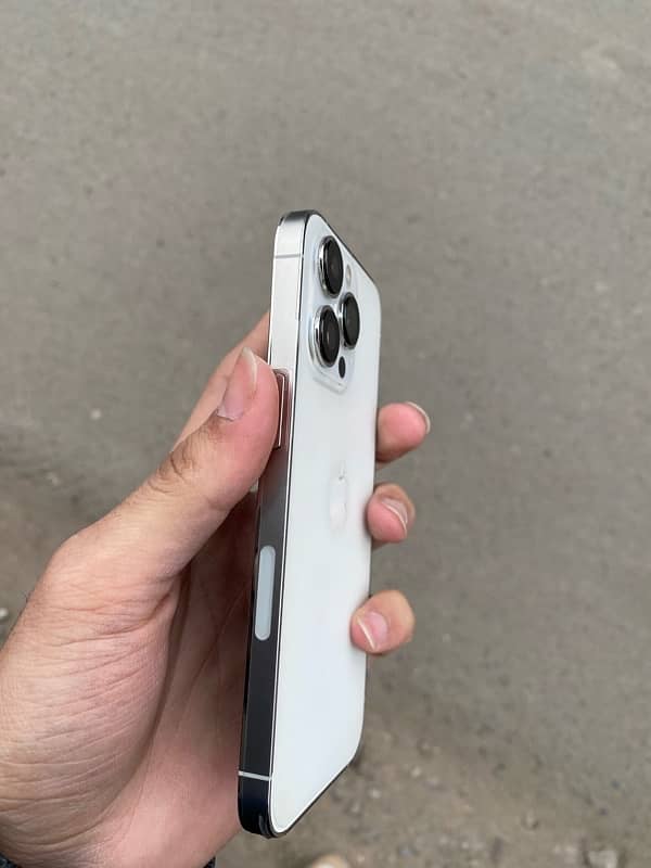 iphone 13pro 256GB 78% B. H Factory Unlock Waterpack White 10/10 5