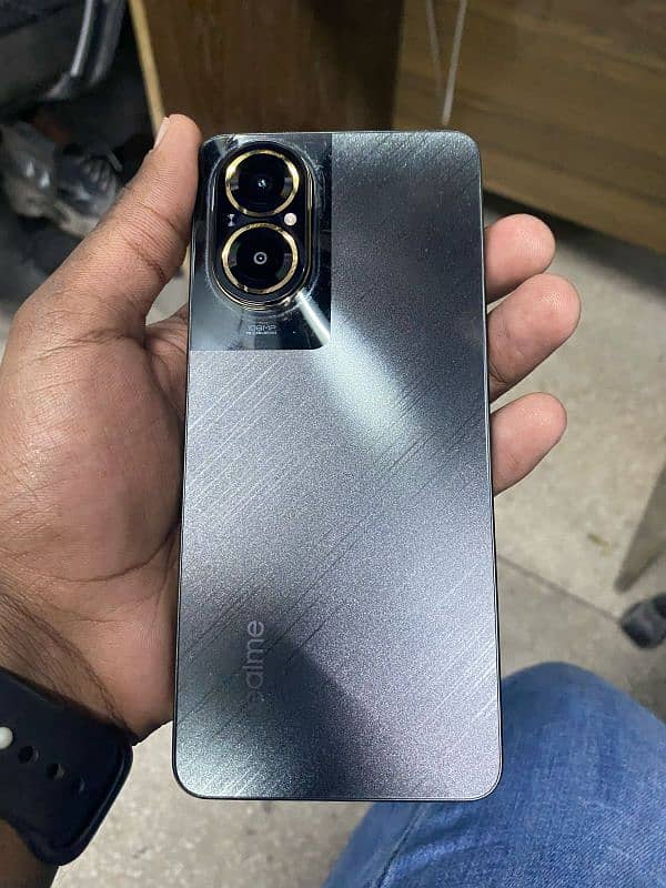 realme c67 8/128 0