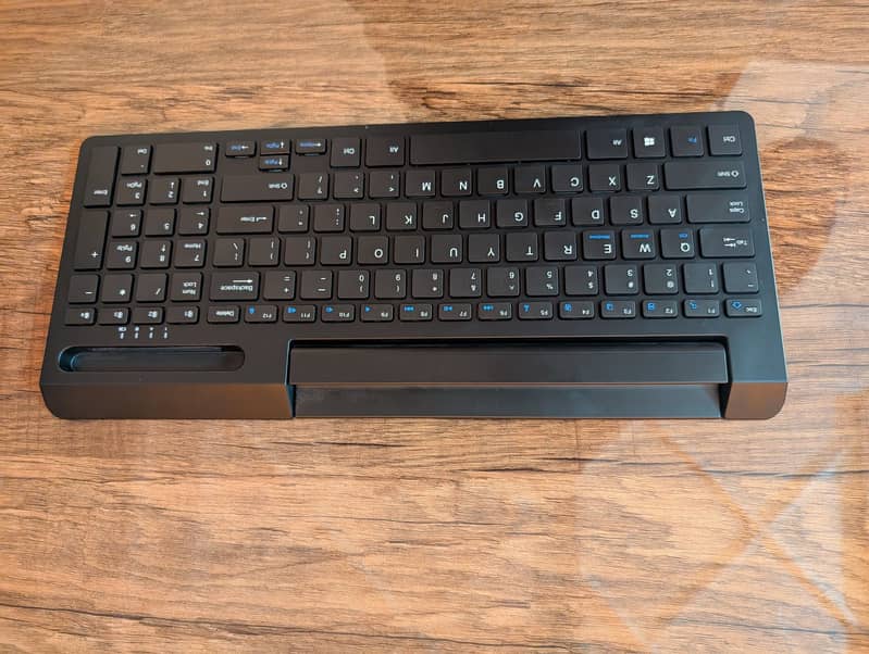 Premium Bluetooth Keyboard with Lithium Battery 3