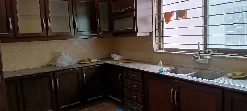 BEAUTIFUL HOUSE AVAILABLE FOR RENT IN ASKRI 10 SECTOR B LAHORE 7