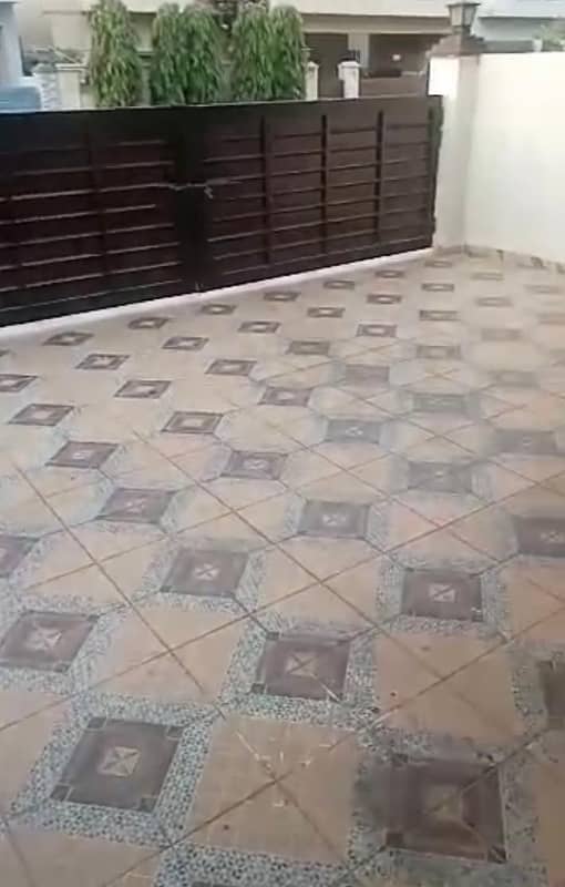 BEAUTIFUL HOUSE AVAILABLE FOR RENT IN ASKRI 10 LAHORE  NEAR TOO PARK  NEAR TO Masjid 0