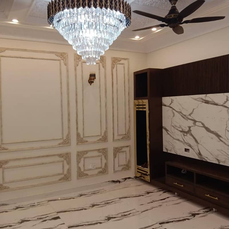 AVAILABLE HOUSE FOR SALE IN ASKARI 10 LAHORE  near to park near to masjid 16