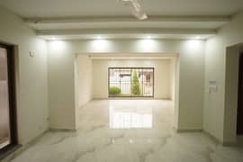 BEAUTIFUL HOUSE AVAILABLE AVAILABLE FOR RENT IN ASKRI 10 SECTOR S LAHORE  near to park near to gate