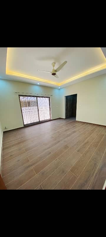 askari 10 sec S Brig house available for rent brand new 8