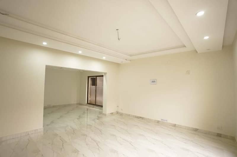 askari 10 sec S Brig house available for rent brand new 13