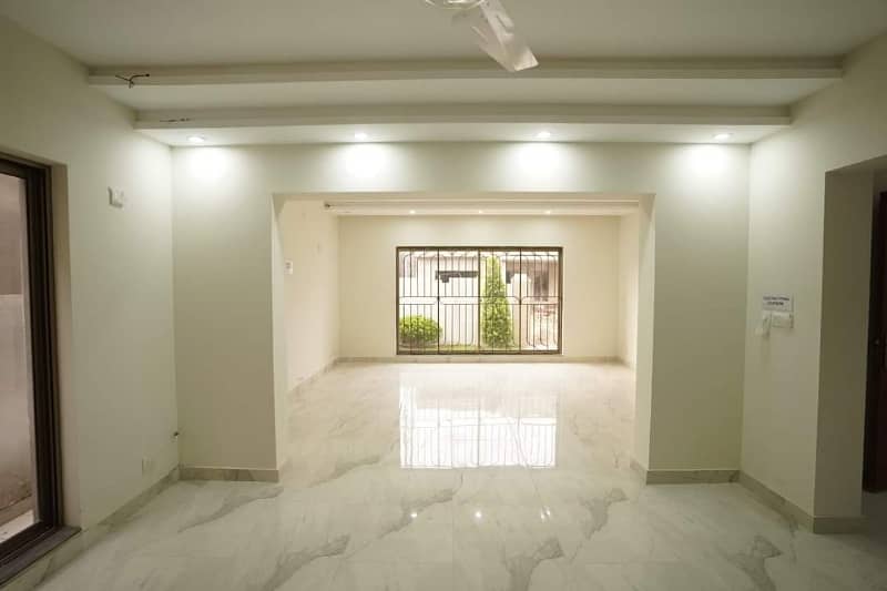 askari 10 sec S Brig house available for rent brand new 14