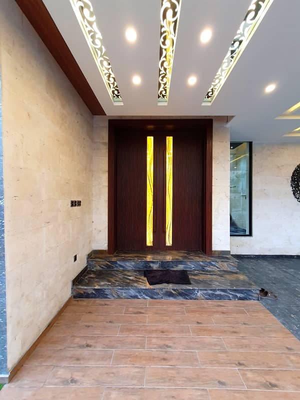 Super Luxurious Designer House for sale. Dem 11.75 Crore Negotiable 4