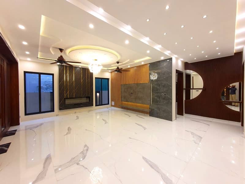 Super Luxurious Designer House for sale. Dem 11.75 Crore Negotiable 11