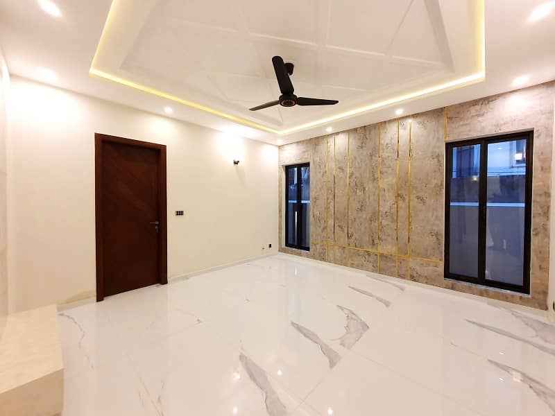 Super Luxurious Designer House for sale. Dem 11.75 Crore Negotiable 20