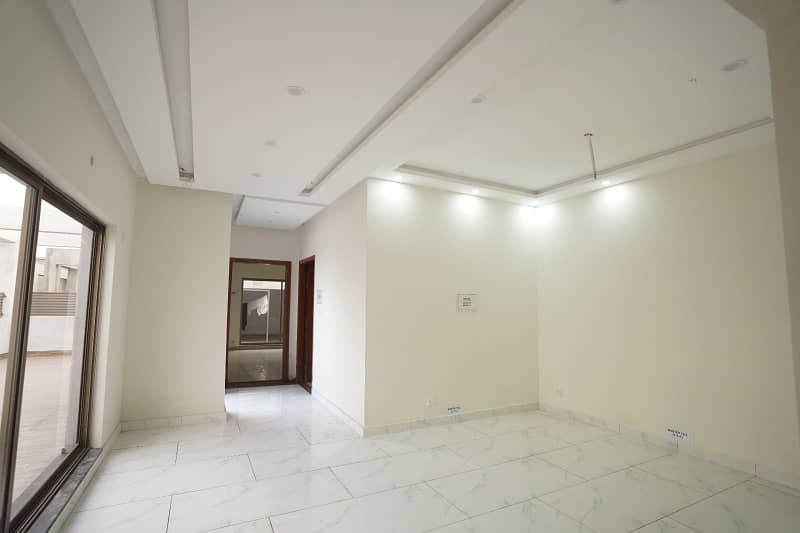 BEAUTIFUL BRAND NEW BRIG HOUSE AVAILABLE FOR RENT IN ASKARI 10 LAHORE 12