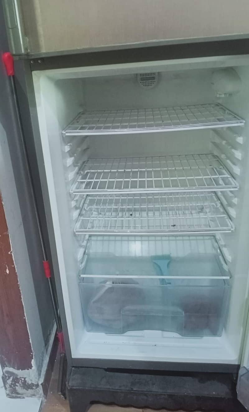 Haier Refrigerator HRF-368EPR (Full Size) in good working Condition 1