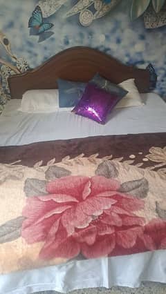 FULL SIZE BED WITH MATTRESS