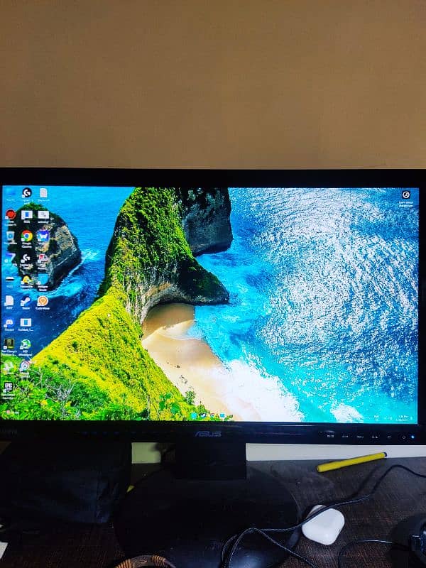 Gaming Pc All games 1080p with accessories 3