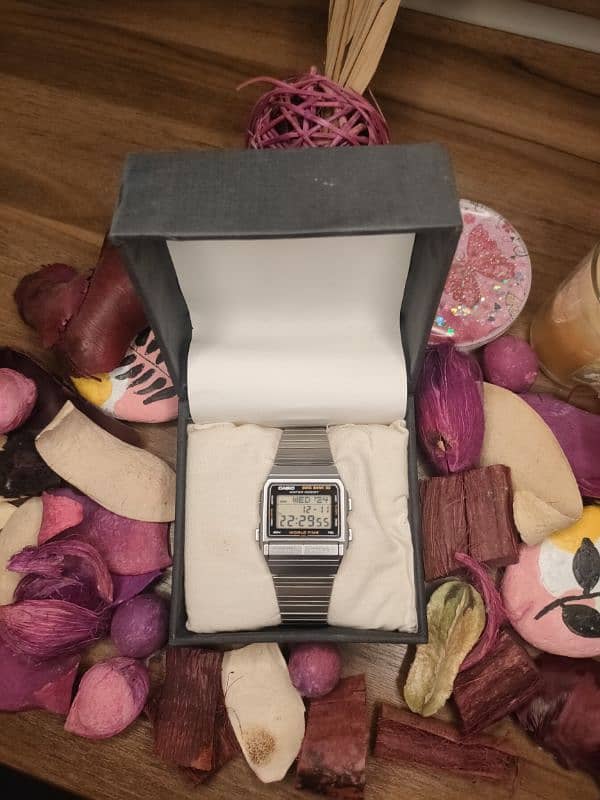 Casio data bank 50 vintage watch for sale total brand new 16