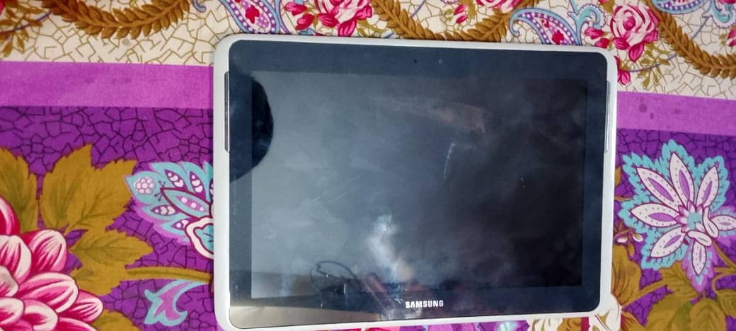 WIFI SAMSUNG TABLET  32GB/  USED GOOD ALL APPS good working 2