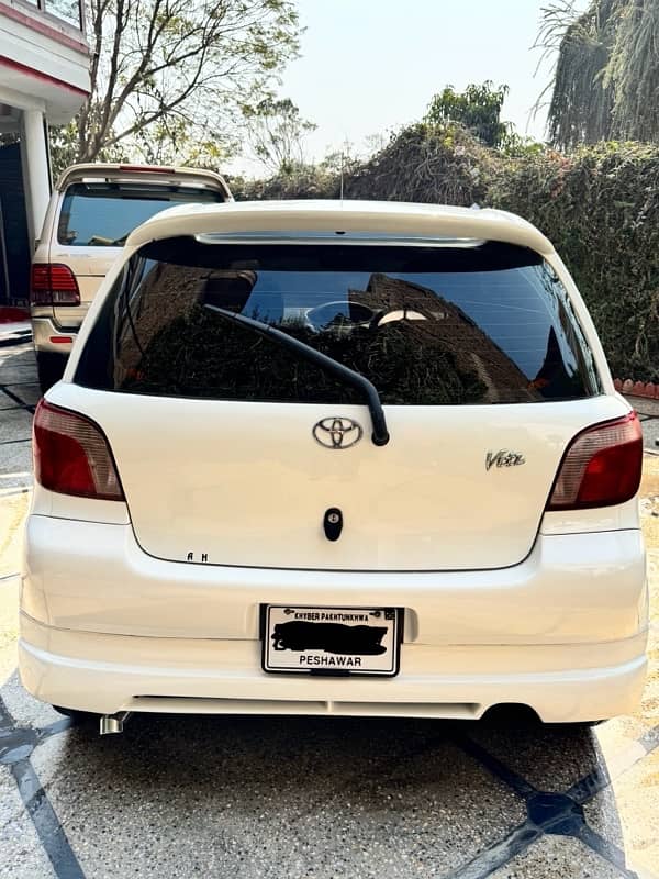 Toyota Vitz 2001 3