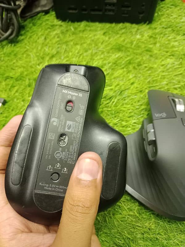 logitech mx master 3s wireless Bluetooth multi davice mouse 3