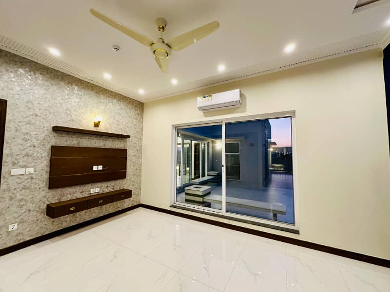 100% Original Pictures! 1 Kanal Brand New Double Unit Luxury Modern Design House For Sale In DHA Ph 7 | Near By Park And McDonald's 11