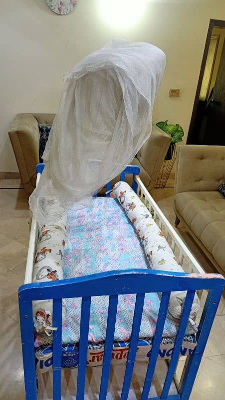 wooden baby cot 3