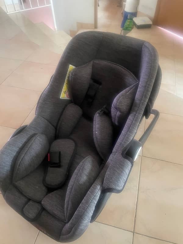 tinnies baby bouncer cum seat 1