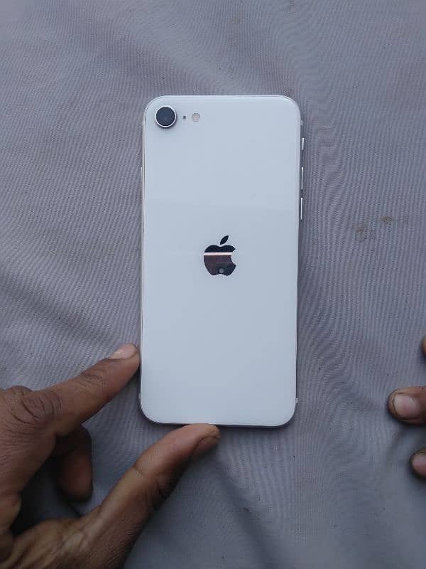 iPhone se. 2020 phone  03284806050 0