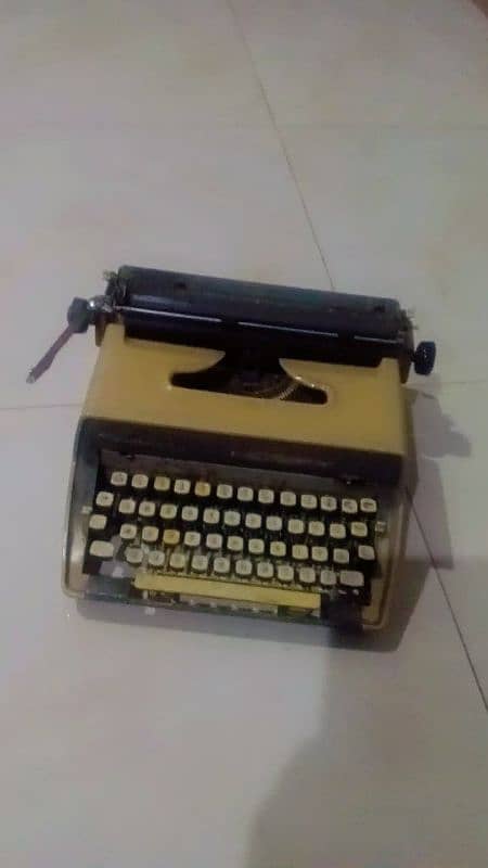 Remington brand Typewriter 0