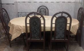 Dinning Table With 5 Chairs.