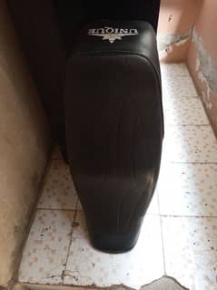 cd 70 bike complete seat condition 10/10