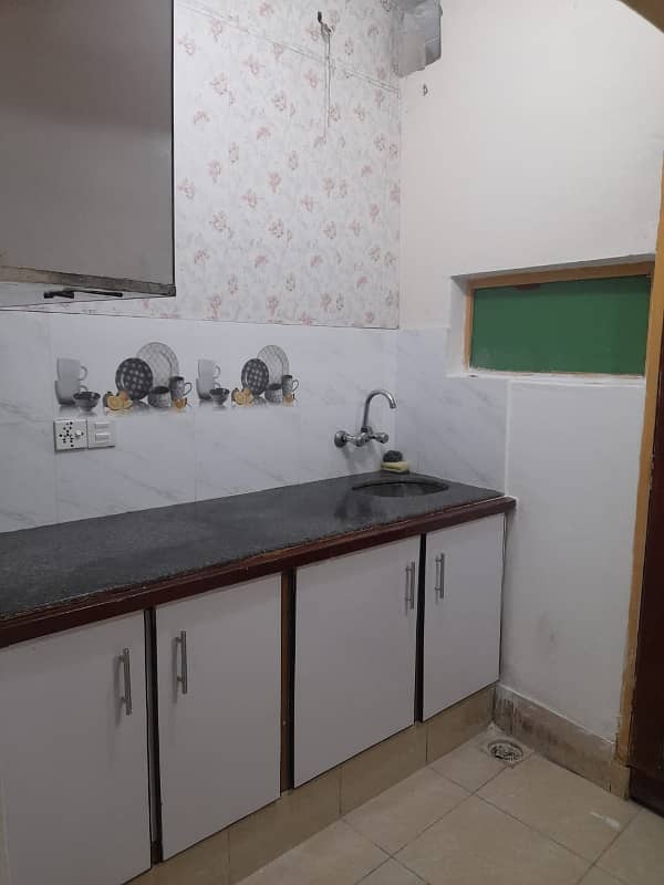 10 Marla Lower Portion For Rent Prime Location Allama Iqbal Town 3