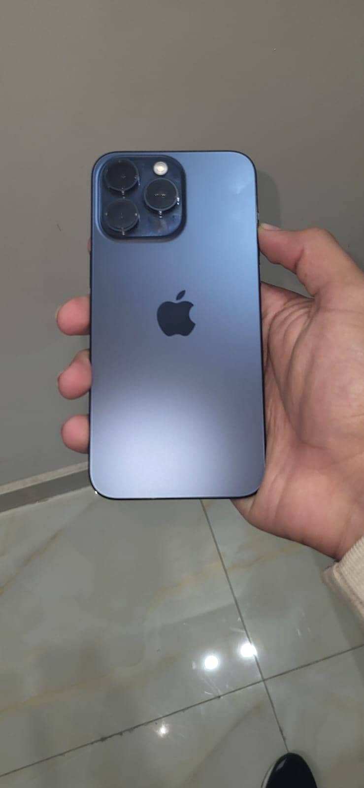 Apple iPhone 15 Pro Max 1