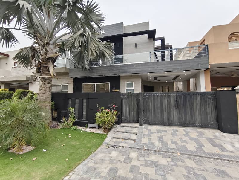 7 Marla Ultra Modern Used House On Top Location, Near Park, Mosque, Main Market And Beaconhouse School 0