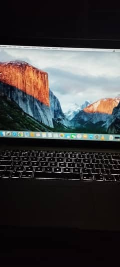 MacBook pro 4Gb RAM or 128 SSD battery 1.5 + hours timing