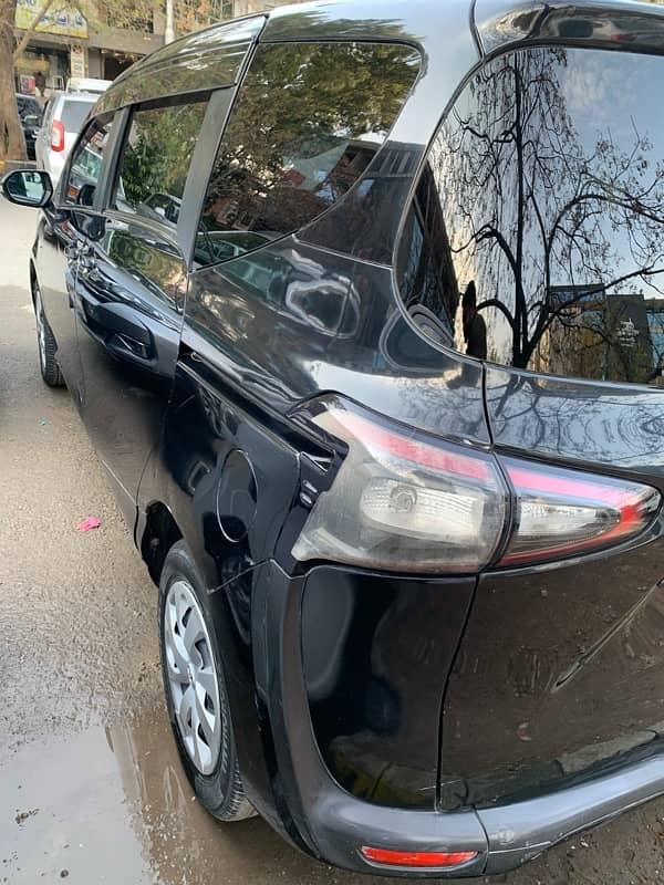 Toyota Sienta 2016 8