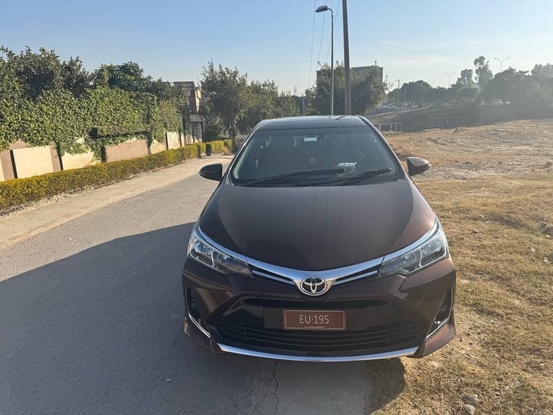 immaculateToyota Altis Grande 2015 0