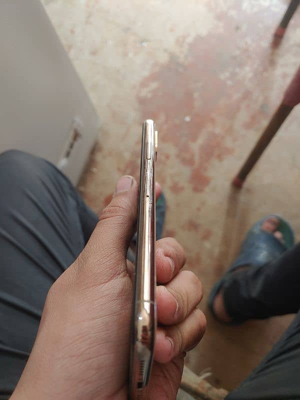 iphone xs non pta 10/10 condition 2