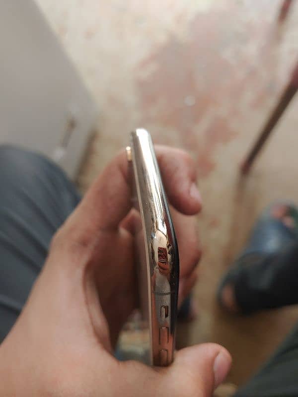 iphone xs non pta 10/10 condition 4