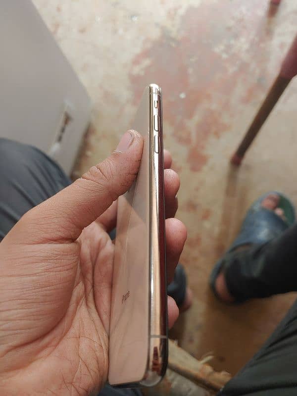 iphone xs non pta 10/10 condition 5