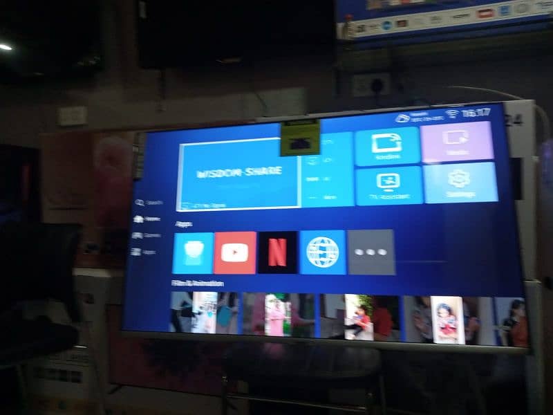 65"INCHESS LETESTS SAMSUNG UHD smart tv O32245O5586 0