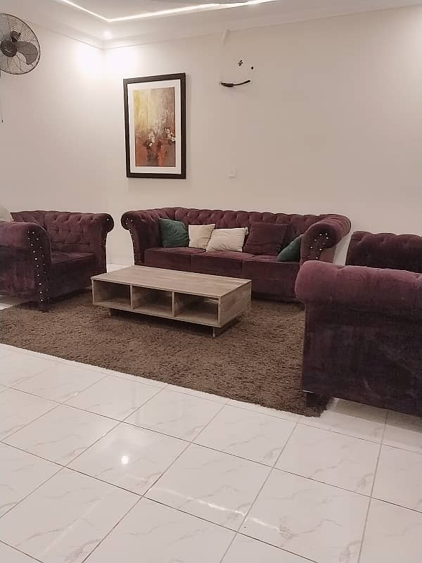 1 Bedroom VIP full furnishe flat for rent per day available in Bahia Town Lahore 2