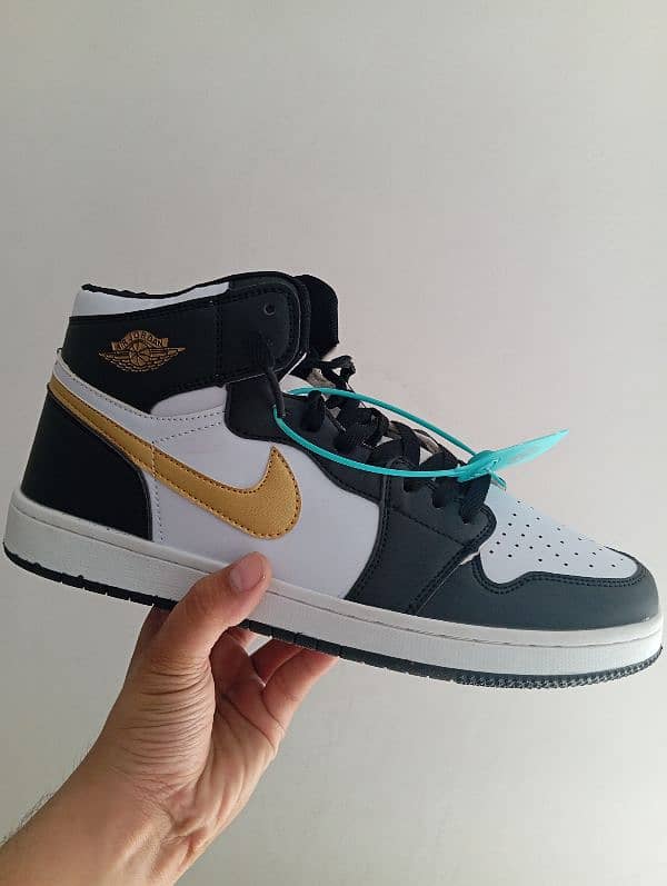 Nike Air Jordan 1 (new) with socks 0