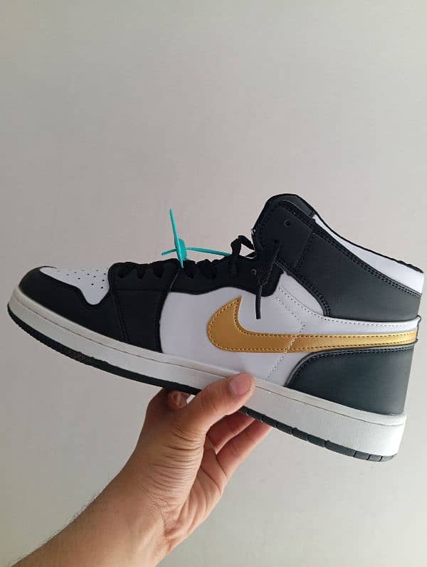 Nike Air Jordan 1 (new) with socks 1