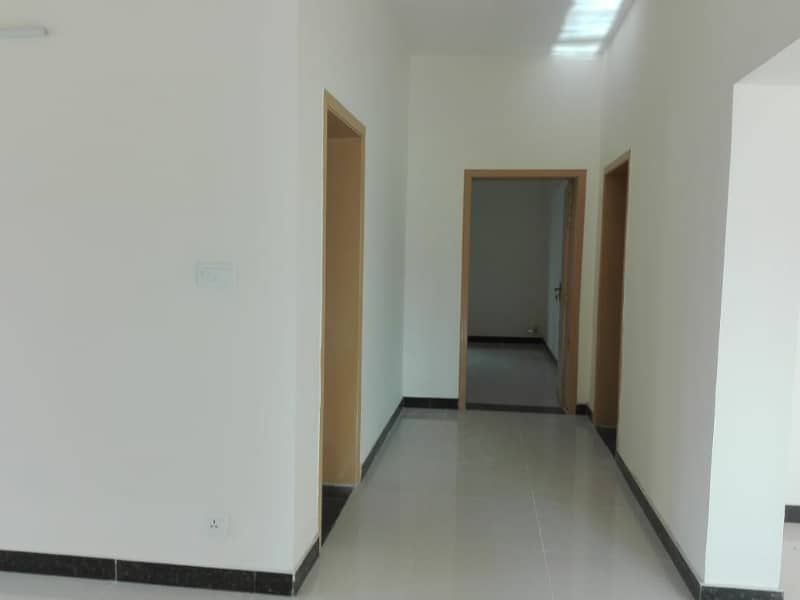 3 Bed Flat For Rent In ASkari 14 Sec D 2