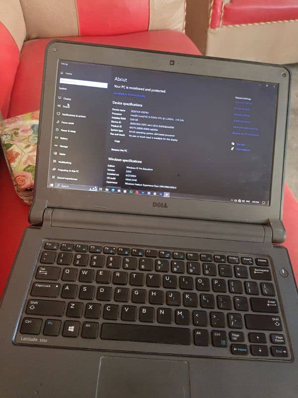 Dell Latitude 3350 - core i5 5th generation 0