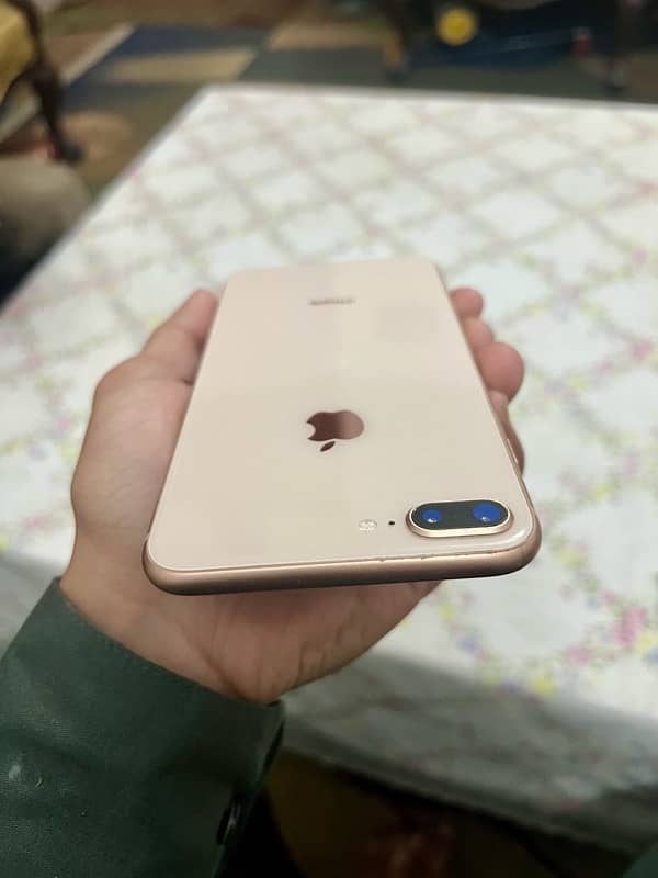 iPhone 8 Plus 4