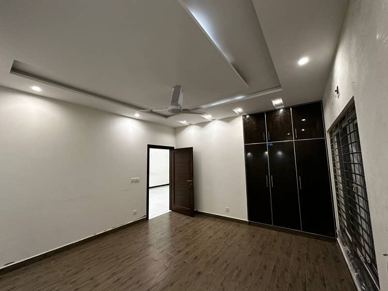 10 Marla House For Sale In Paragon City Lahore 11