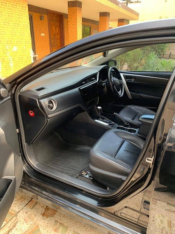 Toyota Corolla altis grande black interior 2022 7